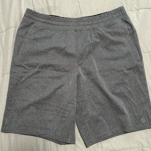Mondetta gray shorts with pockets